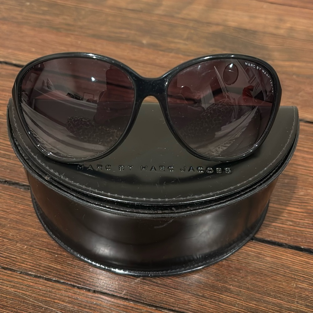 Marc By Marc Jacobs sunglasses, black frame, women’s